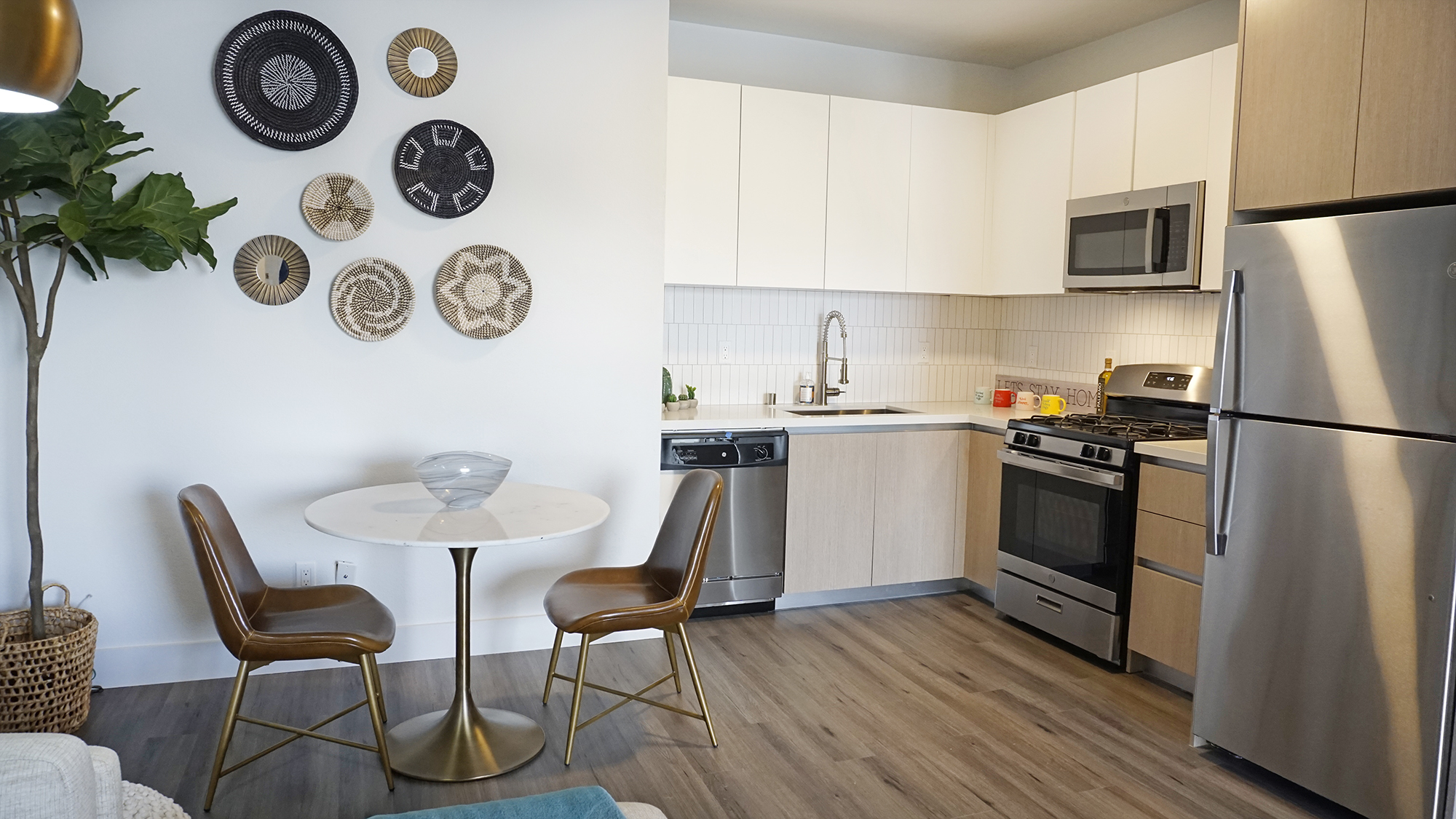 385507Dining